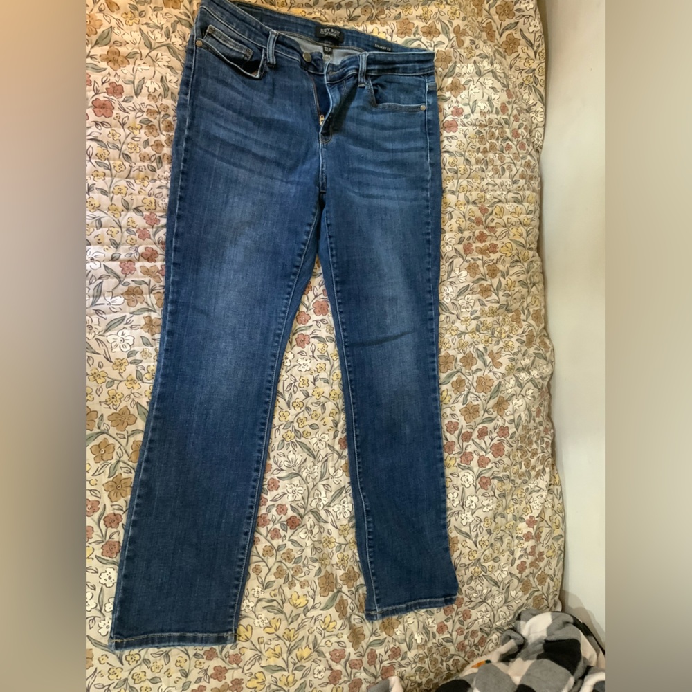 Judy Blue straight fit 13/31 Like New.